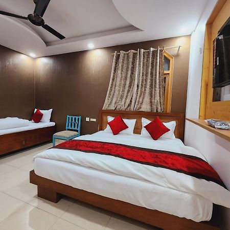 Hotel Royal Afghan New Delhi Exteriör bild