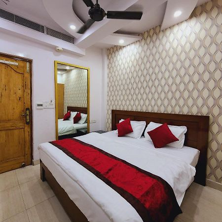Hotel Royal Afghan New Delhi Exteriör bild