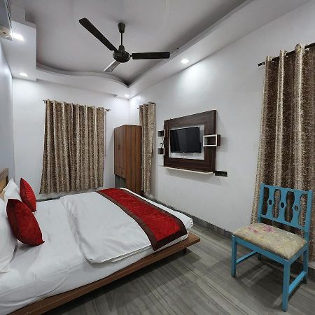 Hotel Royal Afghan New Delhi Exteriör bild