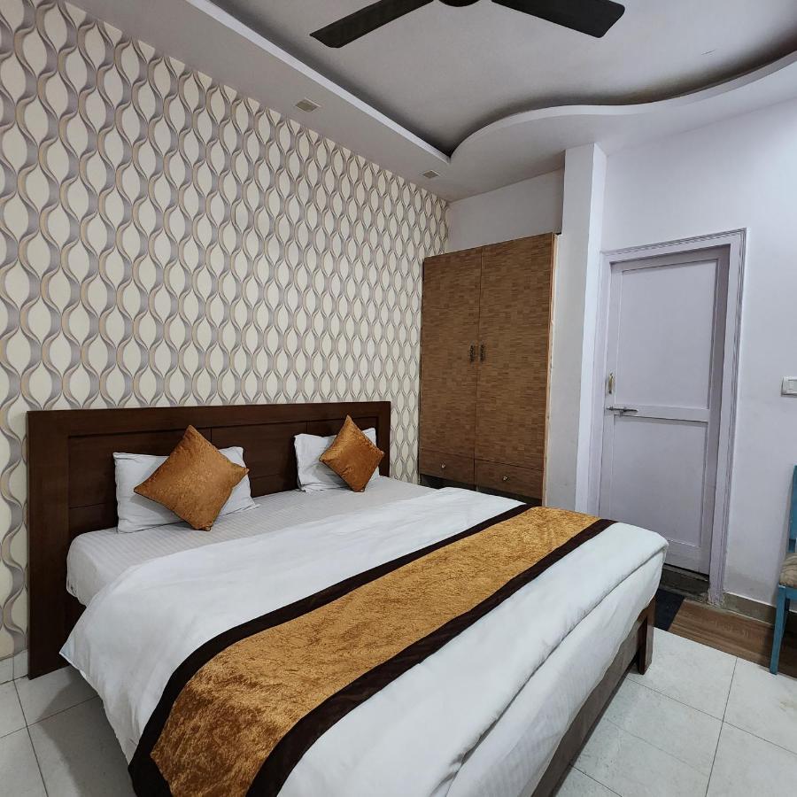 Hotel Royal Afghan New Delhi Exteriör bild