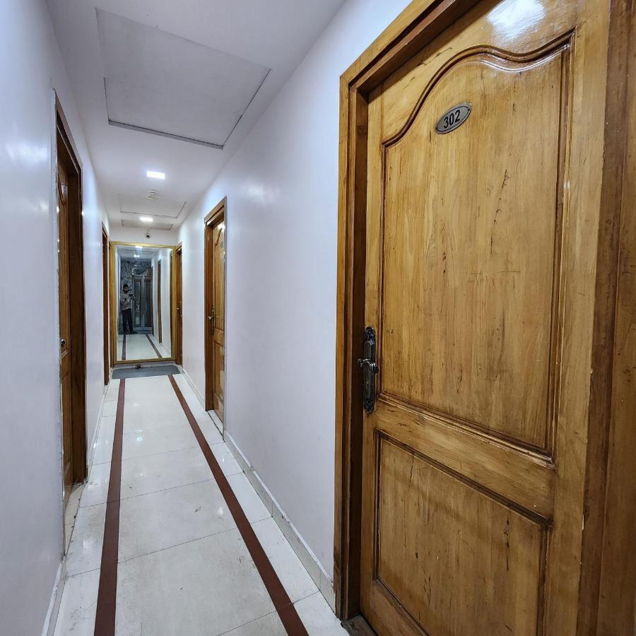 Hotel Royal Afghan New Delhi Exteriör bild