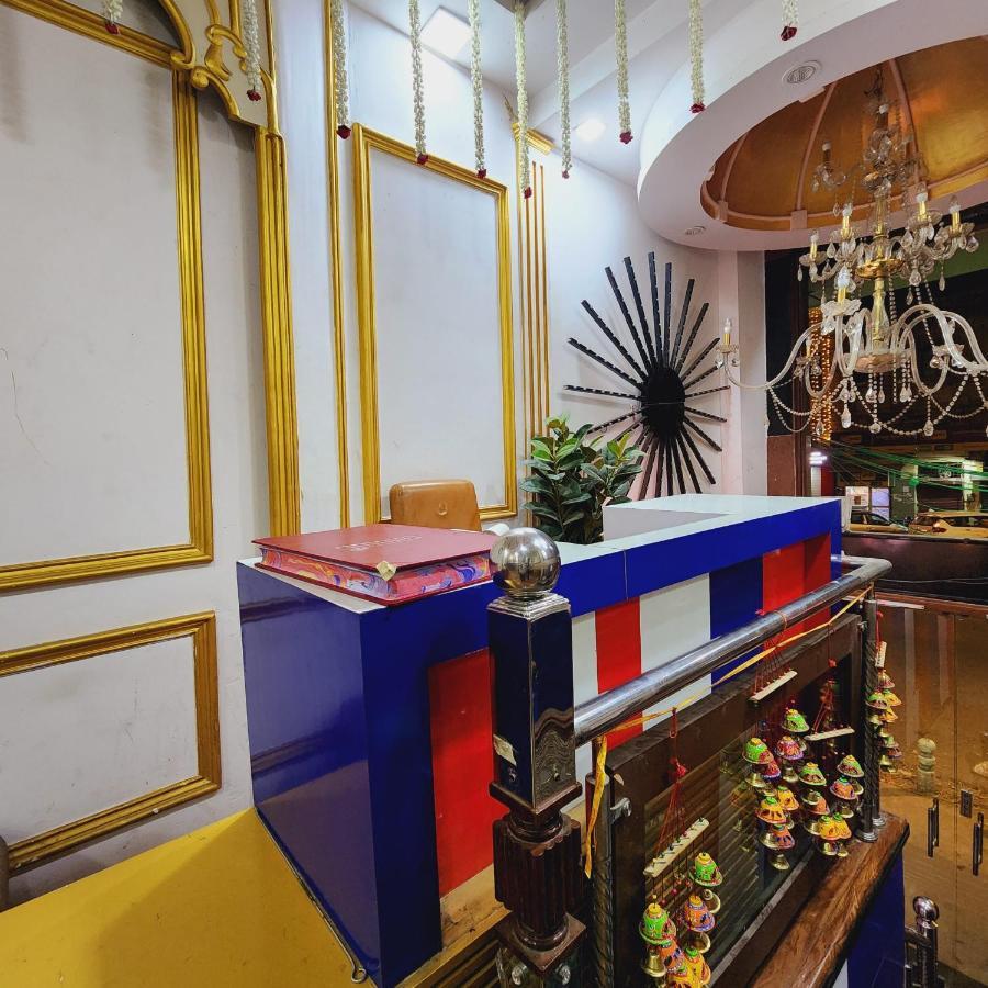 Hotel Royal Afghan New Delhi Exteriör bild